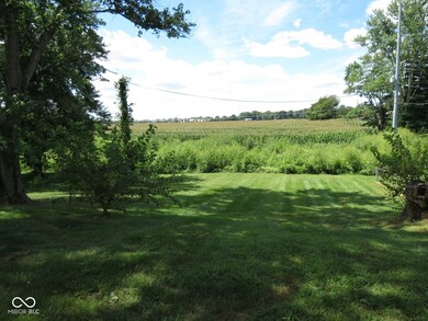 1712 Prairie Dr, Columbus, IN 47203 - photo 3