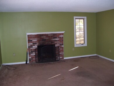 212 Granite St, Uxbridge, MA 01569 - photo 6