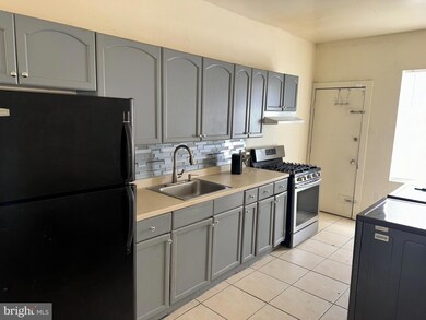 1090 Thurman St, Camden, NJ 08104 - photo 2