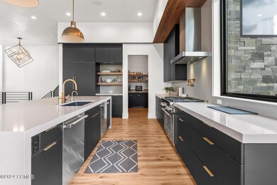 6_Kitchen_1800x1200_4131361