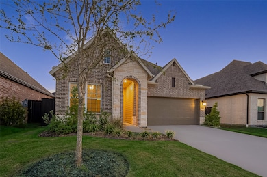 Close to great schools, shopping, and dining!