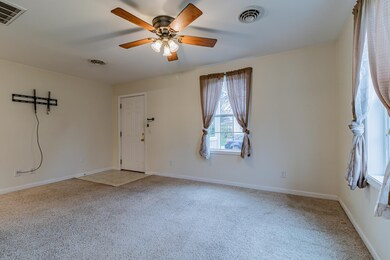 207 N Embarras Ave, Tuscola, IL 61953 - photo 6