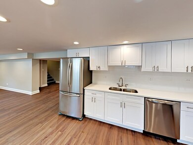 2900 W Glenlake Ave, Chicago, IL 60659 - photo 2