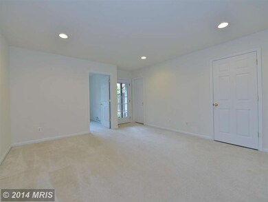 8219 Singleleaf Ln, Lorton, VA 22079 - photo 2