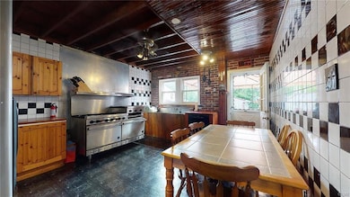 709 S 10th St, Allentown, PA 18103 - photo 6