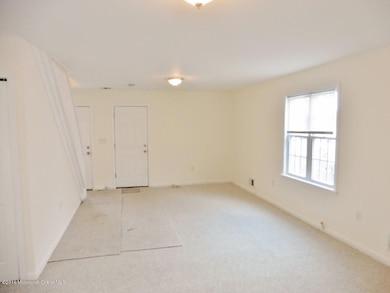 347 Shoreland Cir, South Amboy, NJ 08879 - photo 3