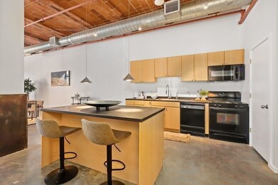 717 Atlantic Ave unit 2A, Boston, MA 02111 - photo 6