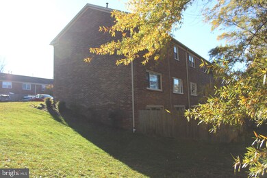 8400 Penshurst Dr unit 583, Springfield, VA 22152 - photo 3