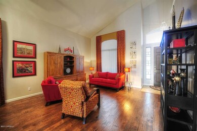 005_Living Room