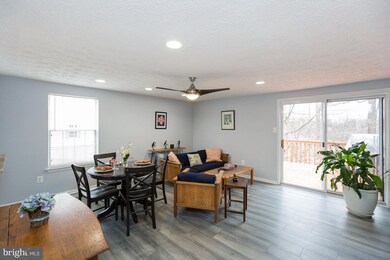 9568 Donnan Castle Ct, Laurel, MD 20723 - photo 6