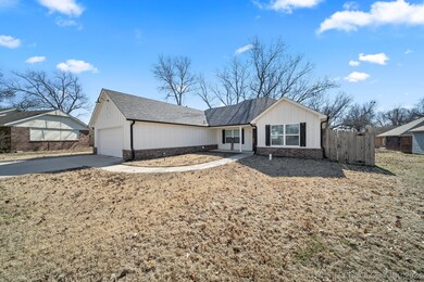 103 E 12th St, Claremore, OK 74017 - photo 2