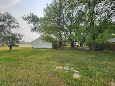 5610 Elbo Bluff Dr, Manhattan, KS 66502 - photo 2