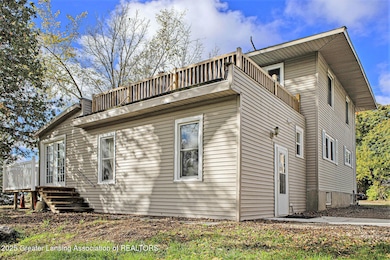 204 N Whittemore St, Saint Johns, MI 48879 - photo 5