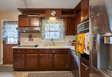 694 Rd 307 Scr Pocono Hwy, Moscow, PA 18444 - photo 5