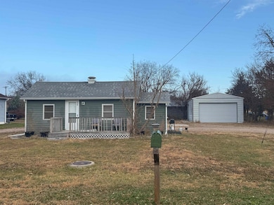 630 Linden St, Sutherland, NE 69165 - photo 3