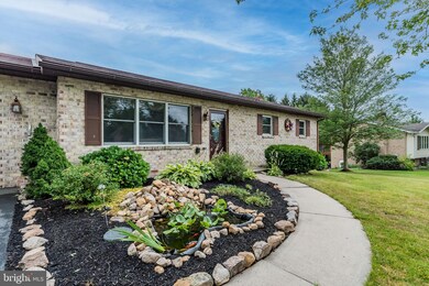 1576 E Strohm Dr, Chambersburg, PA 17202 - photo 2