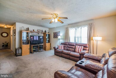 604 Elfin Ave, Capitol Heights, MD 20743 - photo 2