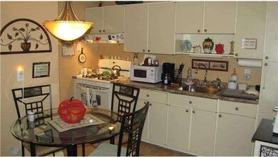 105 New Rd unit 5A, Kendall Park, NJ 08824 - photo 4