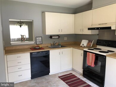 8106 Greenspring Valley Rd, Owings Mills, MD 21117 - photo 4