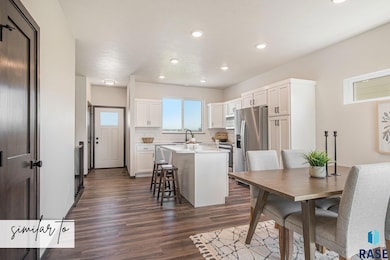 7825 E 44th St, Sioux Falls, SD 57110 - photo 2