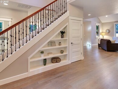 5418 Washington Ct, Lake Oswego, OR 97035 - photo 2