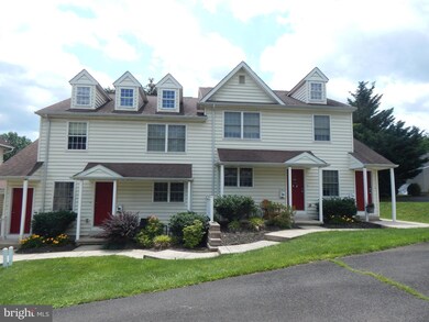 27 Green St unit 3, Souderton, PA 18964 - photo 2