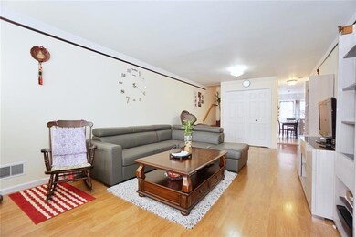 84 Sencea St, Staten  Island, NY 10310 - photo 4