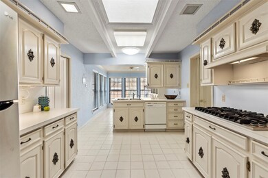 1307 Cliffwood Rd, Euless, TX 76040 - photo 7