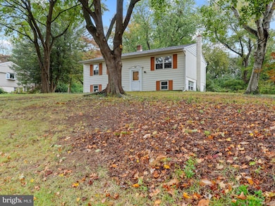 1625 Hillcrest Ln, Aston, PA 19014 - photo 3