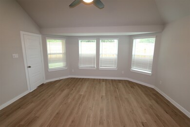 1212 Filly Creek Dr, Alvin, TX 77511 - photo 4