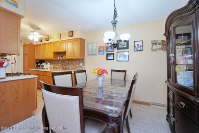 525 Willow Rd E unit 1, Staten Island, NY 10314 - photo 6