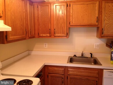 5756 Village Green Dr unit C, Alexandria, VA 22309 - photo 2