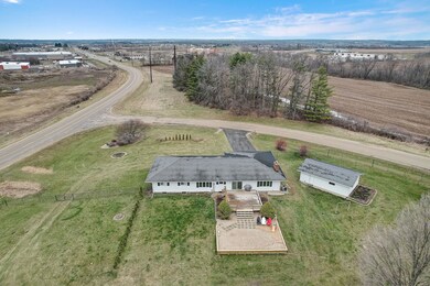6537 Shady Bend Rd, Verona, WI 53593 - photo 2