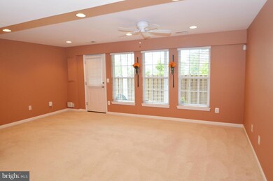 25261 Gothic Square, Chantilly, VA 20152 - photo 4