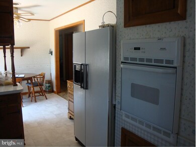 380 Hade St, Greencastle, PA 17225 - photo 5