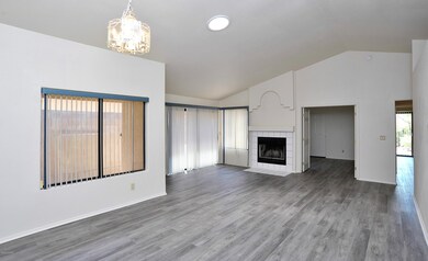 300 E Highcourte Ln, Tucson, AZ 85737 - photo 5