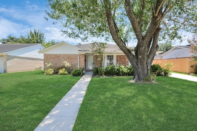 11310 Sagewind Dr, Houston, TX 77089 - photo 2