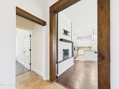 204 Whispering Meadows Rd, Broussard, LA 70518 - photo 4