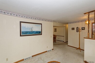 23 McDonald Ln, Rensselaer, NY 12144 - photo 5