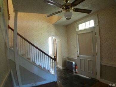 4255 Roosevelt St, Whitehall, PA 18052 - photo 3