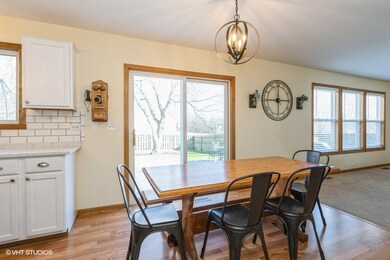 335 Stonegate Rd, Algonquin, IL 60102 - photo 4