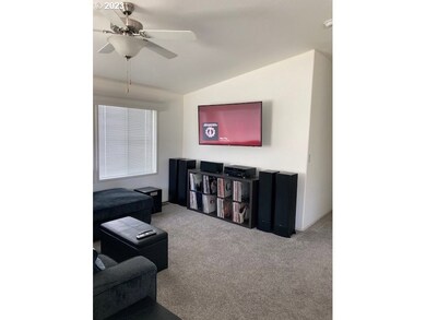 826 SE 10th St, Pendleton, OR 97801 - photo 5