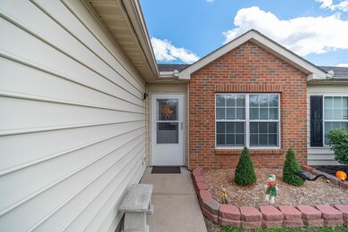 1504 October Ridge Ct, Columbus, OH 43223 - photo 3
