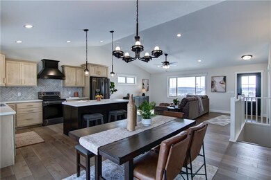 1352 Plum Creek Dr, Eau Claire, WI 54703 - photo 6