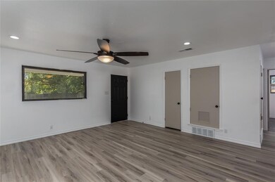 319 E 7th St, Springtown, TX 76082 - photo 7