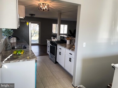 8826 Sigrid Rd, Randallstown, MD 21133 - photo 5