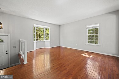 2362 Hunters Square Ct, Reston, VA 20191 - photo 5