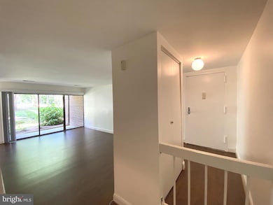 11248 Chestnut Grove Square unit 152, Reston, VA 20190 - photo 4