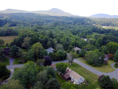 40 Blossom Ln, Amherst, MA 01002 - photo 3