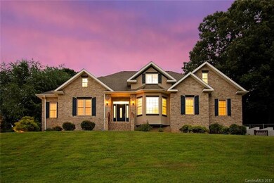 10 Fieldcrest Cir, Asheville, NC 28806 - photo 2